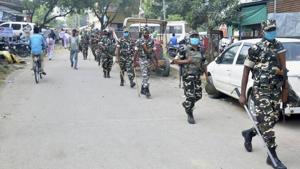 Sashastra Seema Bal (SSB) personnel patrol the villages of Kargahar block ahead of the Bihar Assembly Polls, in Rohtas district.(PTI) Sashastra Seema Bal (SSB) personnel patrol the villages of Kargahar block ahead of the Bihar Assembly Polls, in Rohtas district.(PTI)