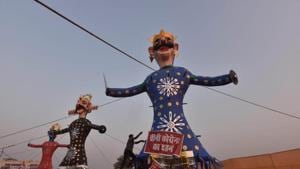Effigies of Ravana, Meghnad and Kumbhkaran being pulled to a stand for the celebration of Dussehra 2020. (Sanjeev Verma/HT Photo) Effigies of Ravana, Meghnad and Kumbhkaran being pulled to a stand for the celebration of Dussehra 2020. (Sanjeev Verma/HT Photo)