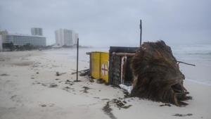 In picture - A lifeguard tower lays on its side after it was toppled over by Hurricane Delta in Cancun, Mexico on Oct. 7, 2020.(AP) In picture - A lifeguard tower lays on its side after it was toppled over by Hurricane Delta in Cancun, Mexico on Oct. 7, 2020.(AP)