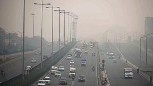 Hazy conditions at the Iffco Chowk flyover, as the city recorded a PM2.5 concentration of 267µg/m3 on Tuesday. Hazy conditions at the Iffco Chowk flyover, as the city recorded a PM2.5 concentration of 267µg/m3 on Tuesday.