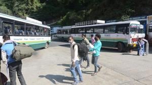 Covid-19 testing camps currently are operational at the Sarai Kale Khan and Anand Vihar ISBTs as they also cater to intra-state buses, and such testing camps will be extended to the Kashmere Gate ISBT as well, once it is reopened.(HT Photo) Covid-19 testing camps currently are operational at the Sarai Kale Khan and Anand Vihar ISBTs as they also cater to intra-state buses, and such testing camps will be extended to the Kashmere Gate ISBT as well, once it is reopened.(HT Photo)