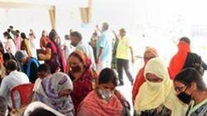 Election officers demonstrate the working of Electronic Voting Machine (EVM) and Voter-Verified Paper Audit Trail (VVPAT)(PTI) Election officers demonstrate the working of Electronic Voting Machine (EVM) and Voter-Verified Paper Audit Trail (VVPAT)(PTI)