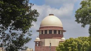 In May, the Supreme Court secretary general Sanjeev S Kalgaonkar issued a notification allowing lawyers to shun their long robes and coats while appearing before the court through videoconferencing.(PTI)