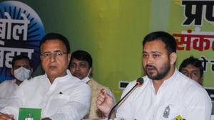 RJD leader Tejashwi Yadav also demanded suspension of the deputy superintendent of police (DSP) and superintendent of police (SP) with immediate effect.(PTI dfile photo) RJD leader Tejashwi Yadav also demanded suspension of the deputy superintendent of police (DSP) and superintendent of police (SP) with immediate effect.(PTI dfile photo)