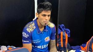 IPL 2020: Mumbai Indians batsman Suryakumar Yadav in the dressing room.(MI/Twitter) IPL 2020: Mumbai Indians batsman Suryakumar Yadav in the dressing room.(MI/Twitter)