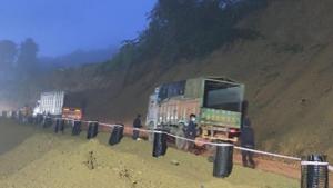 More than a hundred Imphal bound goods trucks remained stranded along the highway although the smaller vehicles often take roads leading to Imphal via other district routes.(HT PHOTO.) More than a hundred Imphal bound goods trucks remained stranded along the highway although the smaller vehicles often take roads leading to Imphal via other district routes.(HT PHOTO.)