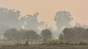 A hazy sky on Wednesday morning in Delhi.(Sanchit Khanna/HT Photo) A hazy sky on Wednesday morning in Delhi.(Sanchit Khanna/HT Photo)
