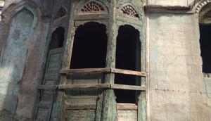 Kapoor Haveli was once six storeys tall and is said to have held 40 rooms. It is here that Raj Kapoor was born, in 1924. “I remember visiting it in the 1980s. I can hardly believe it was our ancestral home. We had such humble beginnings,” Randhir Kapoor told Wknd.(KP Directorate of Archaeology and Museums) Kapoor Haveli was once six storeys tall and is said to have held 40 rooms. It is here that Raj Kapoor was born, in 1924. “I remember visiting it in the 1980s. I can hardly believe it was our ancestral home. We had such humble beginnings,” Randhir Kapoor told Wknd.(KP Directorate of Archaeology and Museums)