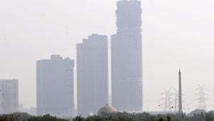 A view of skyscrapers blanketed in haze amid rising air pollution, at Sector 96, in Noida. (Photo by Sunil Ghosh / Hindustan Times) A view of skyscrapers blanketed in haze amid rising air pollution, at Sector 96, in Noida. (Photo by Sunil Ghosh / Hindustan Times)