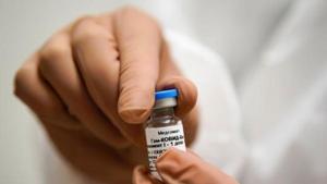 Health authorities in Europe are debating whether to accept a so-called efficacy rate of less than 50% to be able to deliver a vaccine sooner, the Wall Street Journal reported this week.(REUTERS) Health authorities in Europe are debating whether to accept a so-called efficacy rate of less than 50% to be able to deliver a vaccine sooner, the Wall Street Journal reported this week.(REUTERS)