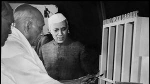 Jawaharlal Nehru’s fondness for Sheikh Abdullah, on the one hand, and Maharaja Hari Singh’s ambition to remain independent, on the other, made Patel’s task difficult.(HTPhoto) Jawaharlal Nehru’s fondness for Sheikh Abdullah, on the one hand, and Maharaja Hari Singh’s ambition to remain independent, on the other, made Patel’s task difficult.(HTPhoto)