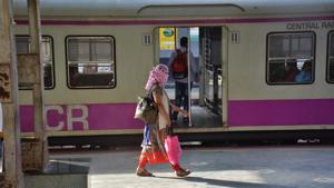 An official from Mantralaya, the state secretariat, said the app would help passengers to book tickets and decide the time slot they wish to travel.(HT file) An official from Mantralaya, the state secretariat, said the app would help passengers to book tickets and decide the time slot they wish to travel.(HT file)