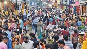 Crowded marketplaces Lajpat Nagar earlier this week.(Sanjeev Verma/HT Photo) Crowded marketplaces Lajpat Nagar earlier this week.(Sanjeev Verma/HT Photo)