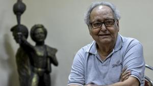 File photo: Soumitra Chatterjee during interview at Ravindra Natya Mandir in Mumbai.(Kunal Patil/HT Photo) File photo: Soumitra Chatterjee during interview at Ravindra Natya Mandir in Mumbai.(Kunal Patil/HT Photo)