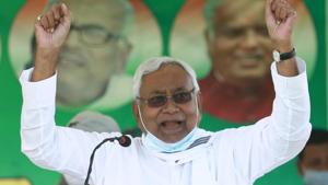 Bihar chief minister Nitish Kumar addressing the gathering at an election rally for of Bihar Assembly Elections in Shivhar, Bihar on Friday.(Santosh Kumar/HT Photo)