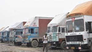 Mid-October with main festivals like Dussehra and Diwali lined up is the peak demand season and, as a result, a busy time for diesel-guzzling trucks hitting the roads to deliver everything from clothes to refrigerators.(Yogendra Kumar/HT file photo) Mid-October with main festivals like Dussehra and Diwali lined up is the peak demand season and, as a result, a busy time for diesel-guzzling trucks hitting the roads to deliver everything from clothes to refrigerators.(Yogendra Kumar/HT file photo)