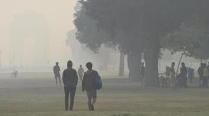 Morning walkers at India Gate despite rising air pollution in New Delhi, India, on Thursday, October 29, 2020.(Arvind Yadav/HT PHOTO) Morning walkers at India Gate despite rising air pollution in New Delhi, India, on Thursday, October 29, 2020.(Arvind Yadav/HT PHOTO)