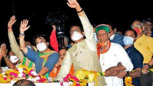 Madhya Pradesh Chief Minister Shivraj Singh Chouhan along with BJP MP Jyotiraditya Scindia during a roadshow for by-polls in Gwalior on Friday.(ANI) Madhya Pradesh Chief Minister Shivraj Singh Chouhan along with BJP MP Jyotiraditya Scindia during a roadshow for by-polls in Gwalior on Friday.(ANI)