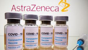 Vials with a sticker reading, "Covid-19 / Coronavirus vaccine / Injection only" and a medical syringe are seen in front of a displayed AstraZeneca logo in this illustration taken October 31, 2020 (REUTERS/Dado Ruvic/Illustration) Vials with a sticker reading, "Covid-19 / Coronavirus vaccine / Injection only" and a medical syringe are seen in front of a displayed AstraZeneca logo in this illustration taken October 31, 2020 (REUTERS/Dado Ruvic/Illustration)