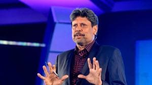 Former India captain Kapil Dev talks about MS Dhoni’s form in IPL(Twitter) Former India captain Kapil Dev talks about MS Dhoni’s form in IPL(Twitter)