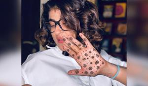 Tahira Kashyap showed off her self-made mehendi design. Tahira Kashyap showed off her self-made mehendi design.