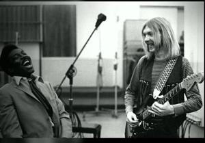 Wilson Pickett and Duane Allman. You can listen to their version of Hey Jude on YouTube and on Spotify. Wilson Pickett and Duane Allman. You can listen to their version of Hey Jude on YouTube and on Spotify.