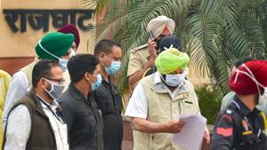 Punjab chief minister Captain Amarinder Singh arrives to address media after paying tribute to Mahatma Gandhi at Rajghat, in New Delhi on Wednesday.(PTI) Punjab chief minister Captain Amarinder Singh arrives to address media after paying tribute to Mahatma Gandhi at Rajghat, in New Delhi on Wednesday.(PTI)