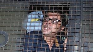 The bench of justice SS Shinde and justice MS Karnik refused to issue an order for immediate release of Arnab Goswami stating that it “can’t pass an order without hearing the complainant and state”. (HT Photo) The bench of justice SS Shinde and justice MS Karnik refused to issue an order for immediate release of Arnab Goswami stating that it “can’t pass an order without hearing the complainant and state”. (HT Photo)