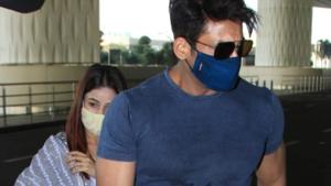 Sidharth Shukla and Shehnaaz Gill at the Mumbai airport. Sidharth Shukla and Shehnaaz Gill at the Mumbai airport.