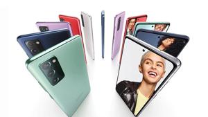 Galaxy S20 FE comes in five stunning colors and sports a Pro-grade triple lens camera.(Samsung) Galaxy S20 FE comes in five stunning colors and sports a Pro-grade triple lens camera.(Samsung)