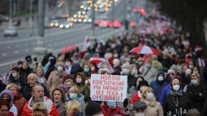 Belarusian opposition supporters, mostly pensioners, attend a rally to reject the presidential election results and demand that president Alexander Lukashenko steps down in Minsk, Belarus November 2, 2020.(REUTERS) Belarusian opposition supporters, mostly pensioners, attend a rally to reject the presidential election results and demand that president Alexander Lukashenko steps down in Minsk, Belarus November 2, 2020.(REUTERS)