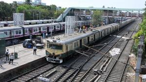 Local train service will be resumed in the state after a gap of over seven months.(File photo) Local train service will be resumed in the state after a gap of over seven months.(File photo)