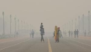 A view of Rajpath engulfed in thick haze amid rising air pollution levels, in New Delhi, India, on Wednesday, November 4, 2020.(Vipin Kumar/HT PHOTO) A view of Rajpath engulfed in thick haze amid rising air pollution levels, in New Delhi, India, on Wednesday, November 4, 2020.(Vipin Kumar/HT PHOTO)