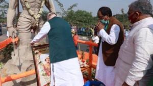 TMC leaders alleged that home minister Amit Amit Shah was so ignorant of Bengal’s culture that he garlanded the wrong statue. (Photo@BJP4Bengal) TMC leaders alleged that home minister Amit Amit Shah was so ignorant of Bengal’s culture that he garlanded the wrong statue. (Photo@BJP4Bengal)