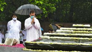 Congress leader Rahul Gandhi pays tribute to his father and former Prime Minister Rajiv Gandhi, on the latter's birth anniversary at Veer Bhumi, in New Delhi, India on Thursday, August 20, 2020. (HT Photo) Congress leader Rahul Gandhi pays tribute to his father and former Prime Minister Rajiv Gandhi, on the latter's birth anniversary at Veer Bhumi, in New Delhi, India on Thursday, August 20, 2020. (HT Photo)