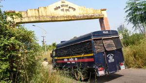 Republic TV editor-in-chief Arnab Goswami being shifted to Taloja Central Prison from Alibag, in Navi Mumbai, on Sunday.(PTI) Republic TV editor-in-chief Arnab Goswami being shifted to Taloja Central Prison from Alibag, in Navi Mumbai, on Sunday.(PTI)