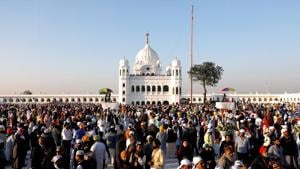 Indian pilgrims at the Gurdwara Darbar Sahib after the inauguration of the Kartarpur Corridor on November 9, 2019.(REUTERS) Indian pilgrims at the Gurdwara Darbar Sahib after the inauguration of the Kartarpur Corridor on November 9, 2019.(REUTERS)