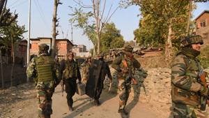 Army soldiers near the site of a gunfight with militants in Meej village, Pampore in Pulwama district, Jammu and Kashmir.(Waseem Andrabi/ Hindustan Times/This picture is for representational purposes only) Army soldiers near the site of a gunfight with militants in Meej village, Pampore in Pulwama district, Jammu and Kashmir.(Waseem Andrabi/ Hindustan Times/This picture is for representational purposes only)
