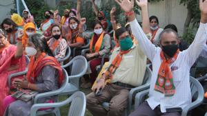 BJP's councillor candidates being gathered at campaign office before being taken to a hotel on the eve of counting for the Municipal Polls, in Jaipur on Monday, 02 November 2020. Elected councillor will be choosing two mayors for Jaipur since the Municipality’s division into Heritage and Greater this year for the first time in history.(Himanshu vyas/ hindustan times) BJP's councillor candidates being gathered at campaign office before being taken to a hotel on the eve of counting for the Municipal Polls, in Jaipur on Monday, 02 November 2020. Elected councillor will be choosing two mayors for Jaipur since the Municipality’s division into Heritage and Greater this year for the first time in history.(Himanshu vyas/ hindustan times)