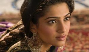 Sonam Kapoor in Saawariya. Sonam Kapoor in Saawariya.