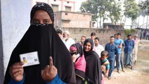 Bihar Election 2020: Women voter shows her finger marked with indelible ink after casting her vote during Bihar Assembly Election.(ANI file) Bihar Election 2020: Women voter shows her finger marked with indelible ink after casting her vote during Bihar Assembly Election.(ANI file)