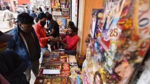 Customers look to buy green crackers ahead of Diwali festival, at Dariba Kalan, in New Delhi.(Raj K Raj/HT PHOTO) Customers look to buy green crackers ahead of Diwali festival, at Dariba Kalan, in New Delhi.(Raj K Raj/HT PHOTO)