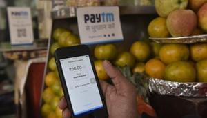 Small vendors on street sides are accepting PayTM as a mode of payment in New Delhi.(Saumya Khandelwal/HT PHOTO) Small vendors on street sides are accepting PayTM as a mode of payment in New Delhi.(Saumya Khandelwal/HT PHOTO)
