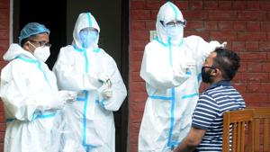 On Wednesday, the state’s cumulative Covid-19 tally stood at 26,808 of which 5,365 are active cases. The coronavirus toll has mounted to 390. In the first week of November alone, the state saw more than 4,000 people testing positive.(HT file photo) On Wednesday, the state’s cumulative Covid-19 tally stood at 26,808 of which 5,365 are active cases. The coronavirus toll has mounted to 390. In the first week of November alone, the state saw more than 4,000 people testing positive.(HT file photo)