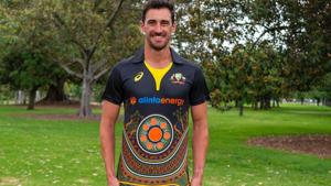Australian quick Mitchell Starc donning the new Indigenous T20I jersey(Cricket Australia/Twitter) Australian quick Mitchell Starc donning the new Indigenous T20I jersey(Cricket Australia/Twitter)