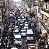 Heavy traffic jam at the Bahadur House Market in Ludhiana on Wednesday.(Gurpreet SIngh/HT) Heavy traffic jam at the Bahadur House Market in Ludhiana on Wednesday.(Gurpreet SIngh/HT)