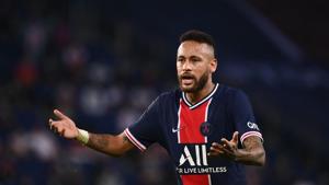 TOPSHOT - Paris Saint-Germain's Brazilian forward Neymar reacts during the French L1 football match between Paris Saint-Germain (PSG) and Marseille (OM) at the Parc de Princes stadium in Paris on September 13, 2020. (Photo by FRANCK FIFE / AFP)(AFP) TOPSHOT - Paris Saint-Germain's Brazilian forward Neymar reacts during the French L1 football match between Paris Saint-Germain (PSG) and Marseille (OM) at the Parc de Princes stadium in Paris on September 13, 2020. (Photo by FRANCK FIFE / AFP)(AFP)