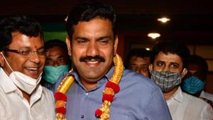 Analysts believe that Vijayendra has his father’s knack of taking people along unlike his elder brother, Shivamogga MP BY Raghavendra, who is perceived to be more reserved.(Twitter) Analysts believe that Vijayendra has his father’s knack of taking people along unlike his elder brother, Shivamogga MP BY Raghavendra, who is perceived to be more reserved.(Twitter)