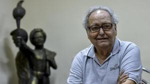 The Dadasaheb Phalke Award winner was admitted on October 6 after he tested positive for Covid-19. Chatterjee tested negative on October 14 but his neurological system was affected by Covid encephalopathy.(HT PHOTO.) The Dadasaheb Phalke Award winner was admitted on October 6 after he tested positive for Covid-19. Chatterjee tested negative on October 14 but his neurological system was affected by Covid encephalopathy.(HT PHOTO.)