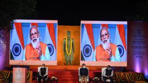 Prime Minister Narendra Modi unveils the statue of Swami Vivekananda at JNU campus via video conference in New Delhi.(Biplov Bhuyan/HT PHOTO) Prime Minister Narendra Modi unveils the statue of Swami Vivekananda at JNU campus via video conference in New Delhi.(Biplov Bhuyan/HT PHOTO)